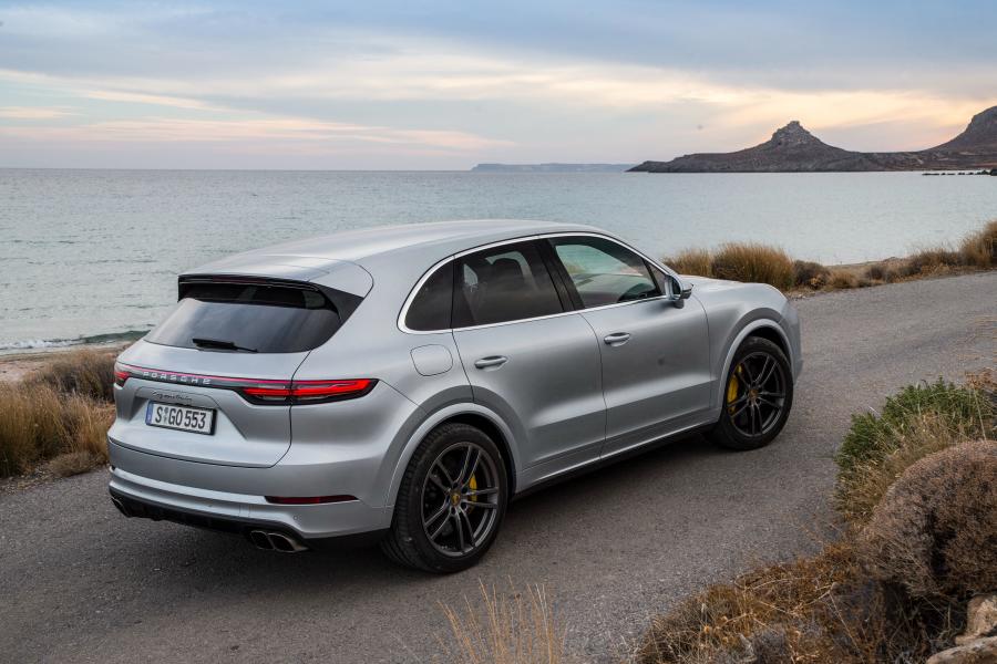  Porsche Cayenne Turbo 2017 года  (WW) (фото 34 из 45)
